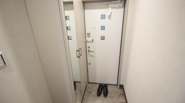 グロワール栄町（303） 玄関