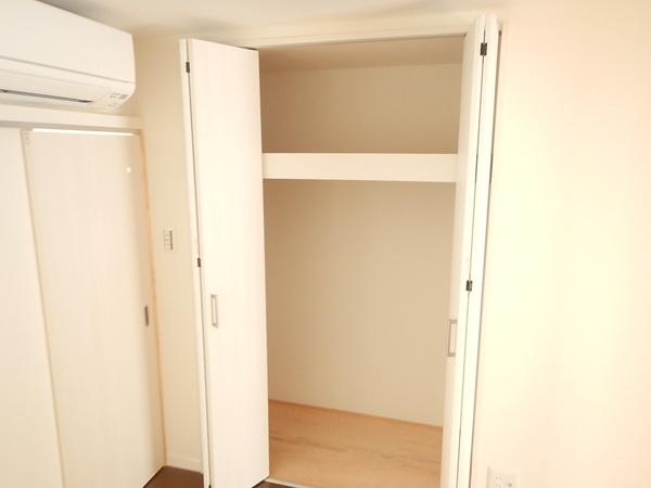 ロイヤル寺方本通 収納