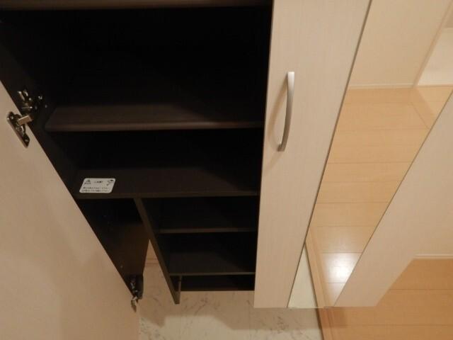 イロアス大日 玄関
