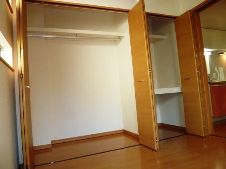 フォレストメゾンｉ 収納