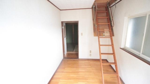 門真市石原町一戸建 リビング