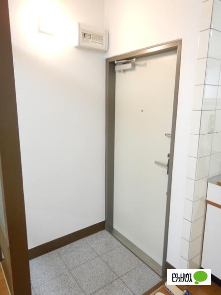 マンション淀 玄関