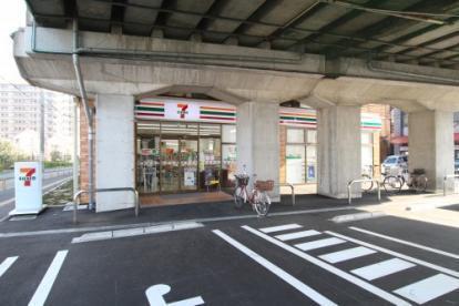 セブンイレブン京阪大和田駅西店：262m
