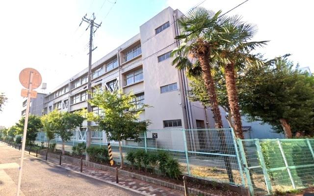 寝屋川市立第五中学校：524m