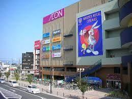 ユニクロイオンモール大日店：698m