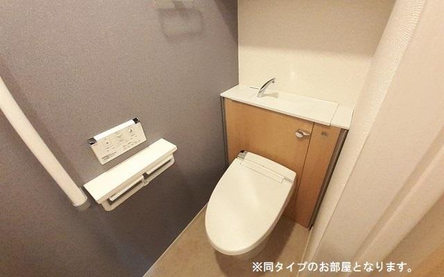 ヴィラ　シャルマン（101） トイレ