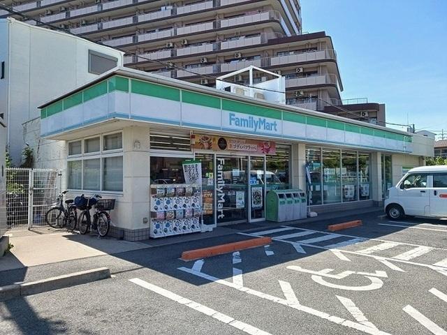 ファミリーマート様：300m