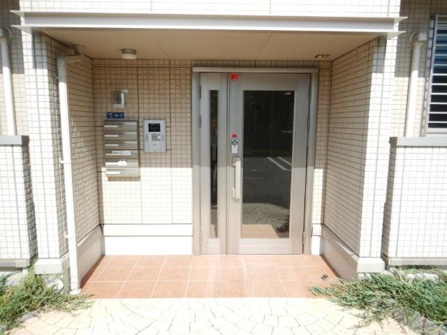 コージィコートWEST（101） エントランス