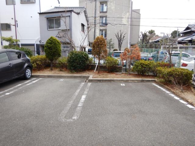 マンション・グラース（202） 駐車場