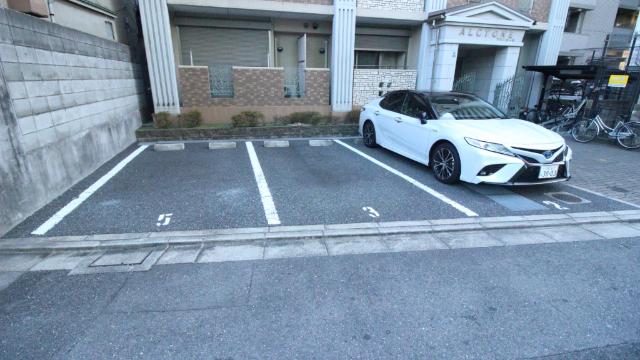 ＡＬＣＹＯＮＥ（206） 駐車場