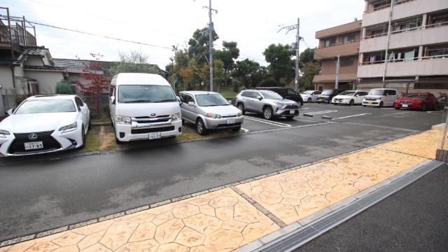 ヴェルセゾン公園前（302） 駐車場
