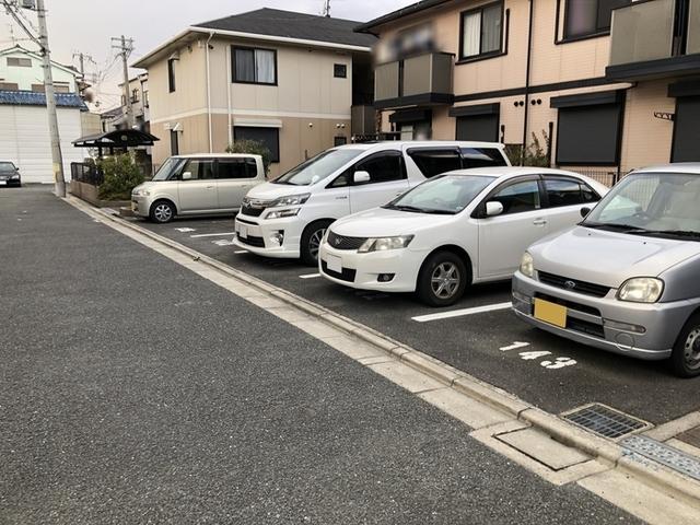 アゼリアパレス　ＥＡＳＴ（103） 駐車場