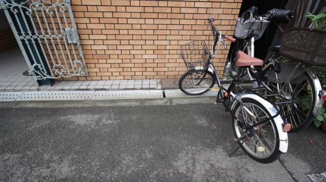 ロイヤルハイム 駐車場