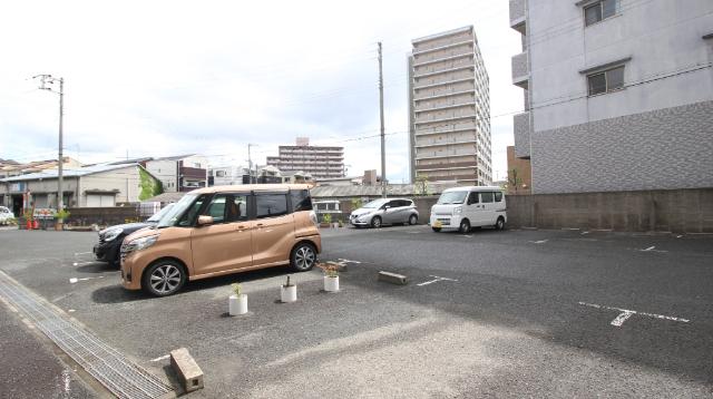 アスカサンハイム 駐車場