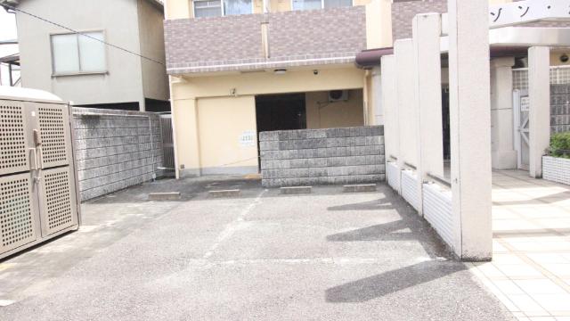 メゾン澤村2 駐車場