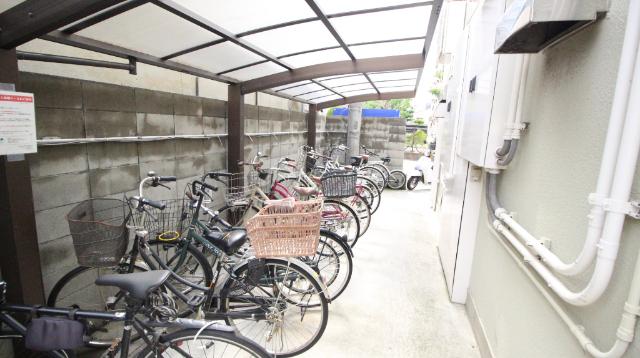 ルポ大宮 駐車場