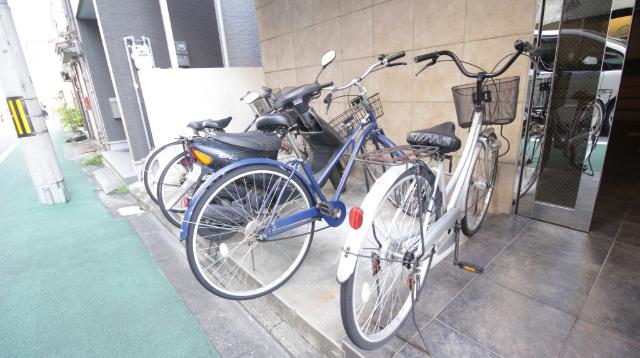 シャトーピネール 駐車場