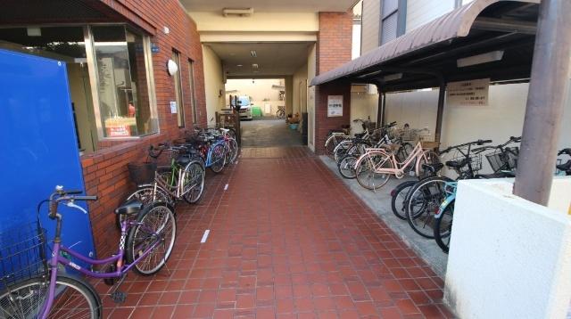 メゾン　ド　アルモニー 駐車場