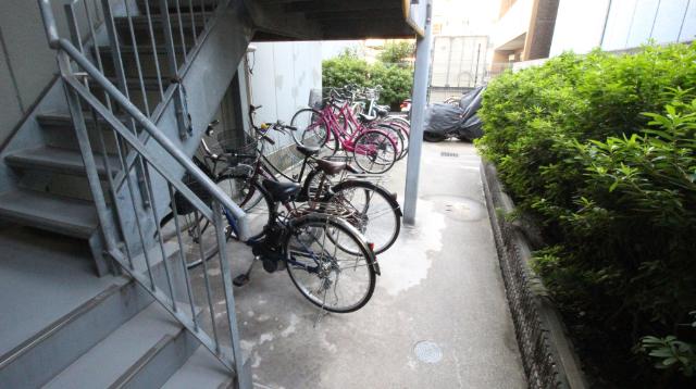 グラシアス中島 駐車場