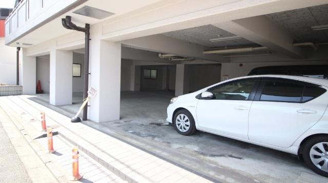 エリータ守口 駐車場