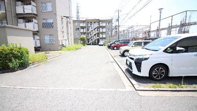 エル・セレーノ古川橋(2棟） 駐車場