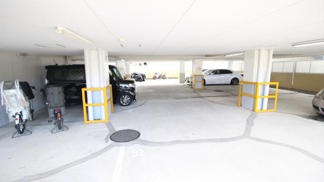 大阪市旭区清水マンション 駐車場