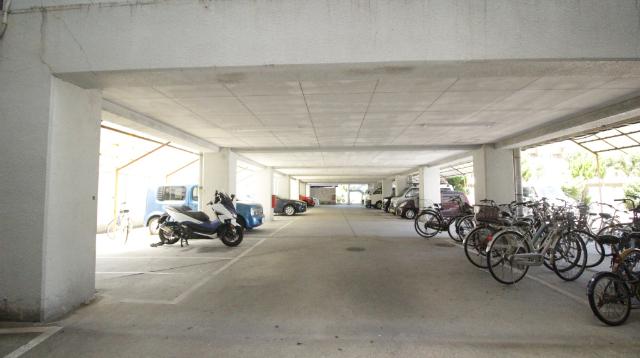 グリンピア守口 駐車場
