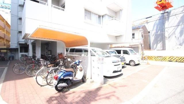 グランドール１番館 駐車場