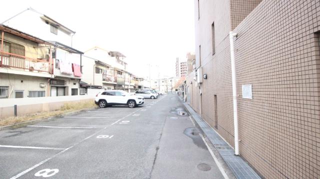 メゾンクリサンテーム 駐車場