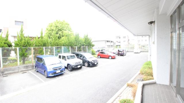 ラポート大日 駐車場
