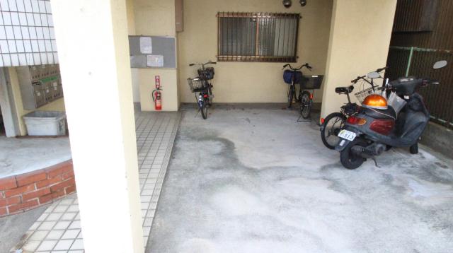 サンクトゥス 駐車場