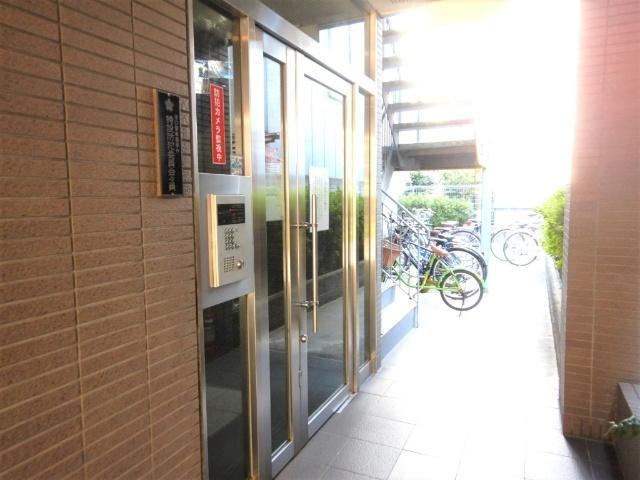 グラシアス中島 エントランス