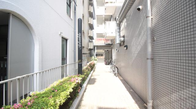 アドラブール古川橋 エントランス