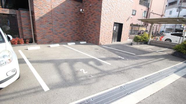 大阪市旭区赤川マンション 駐車場