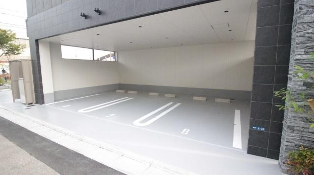 サンフレンドコア（303） 駐車場