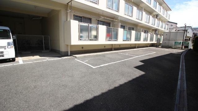三幸ハイツ（302） 駐車場