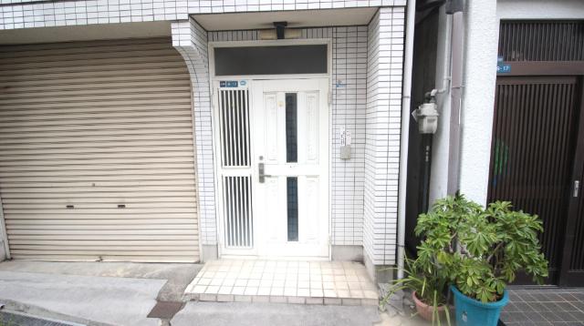門真市石原町一戸建 エントランス
