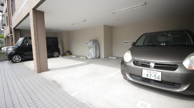 ハイ・インペリアルＢ 駐車場