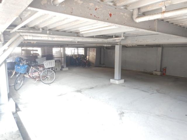 オリエントハイツ 駐車場