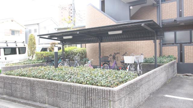 グランエスポワール 駐車場