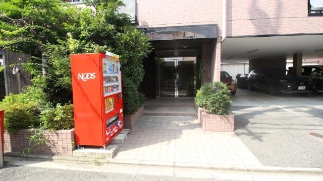 ジーオーシックス エントランス