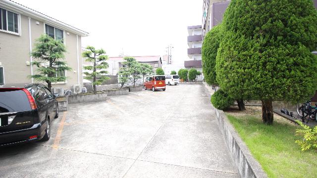 サンコーポ八雲 駐車場