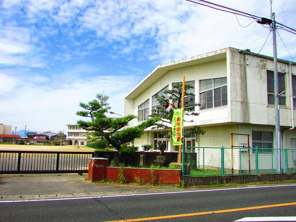 笠松町立松枝小学校：850m