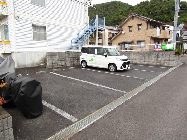 パレス日野（206） 駐車場