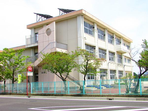 岐阜市立七郷小学校：798m
