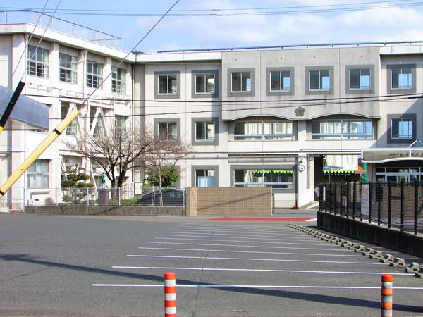 岐阜市立茜部小学校：651m