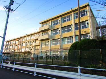 岐阜市立長森東小学校：194m