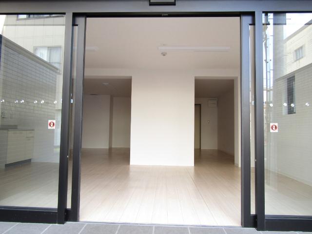 I's GIFUEKIMAE（1階店舗） エントランス