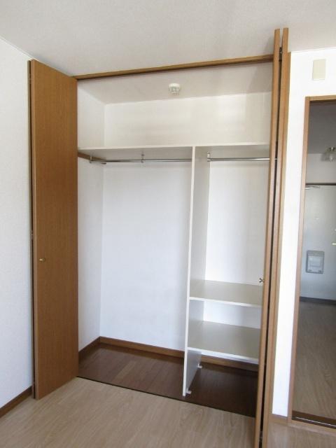プラザハイツ久世（406） 収納
