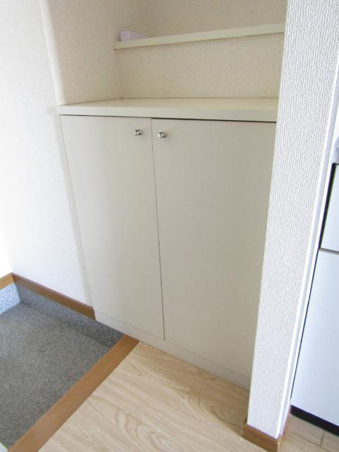 プラザハイツ久世（406） 収納